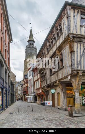 Straße in Dinan, Frankreich Stockfoto