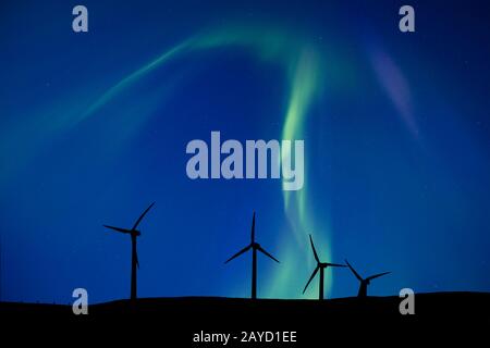 Windpark Und Nordlichter Stockfoto