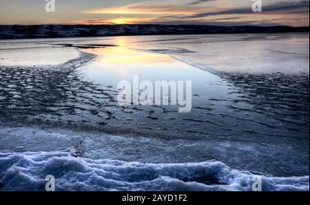 Eisbildung am See Stockfoto