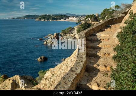 FUSSWEG CALA DELS FRALES LLORET DE MAR COSTA BRAVA KATALONIEN SPANIEN Stockfoto