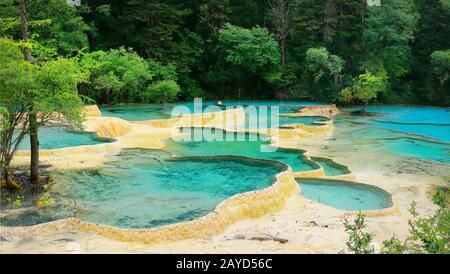 Natürliches blaues Schwimmbad, Huanglong, Sichuan, China Stockfoto