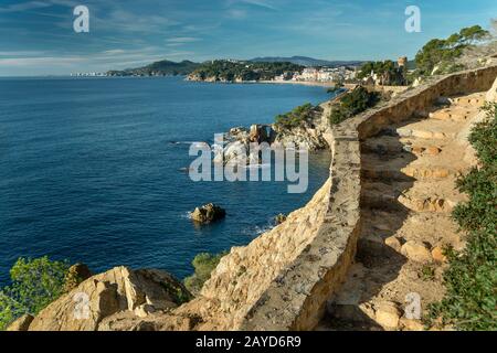 FUSSWEG CALA DELS FRALES LLORET DE MAR COSTA BRAVA KATALONIEN SPANIEN Stockfoto