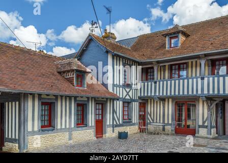 Straße in Beuvron-en-Auge, Frankreich Stockfoto