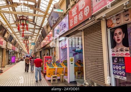 Huaxi Street Night Market in Taipeh Stockfoto