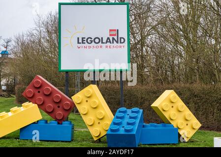 Windsor, Großbritannien - 10. Februar 2020: LEGOLAND-Anmeldung in Windsor Stockfoto