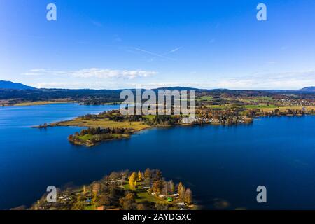 Luftbild, Staffelsee mit Inseln, Region Garmisch Partenkirchen, Ostallbräu, Bayern, Deutschland Stockfoto