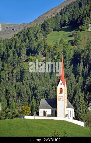 Pfarrkirche Winnebach in Südtirol Stockfoto