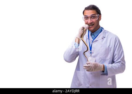 Junge männliche Zoologe mit Schlange isoliert auf weißem Stockfoto