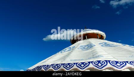 Jurte, traditionelle Nomadenhäuser im Grasland der Mongolei Stockfoto