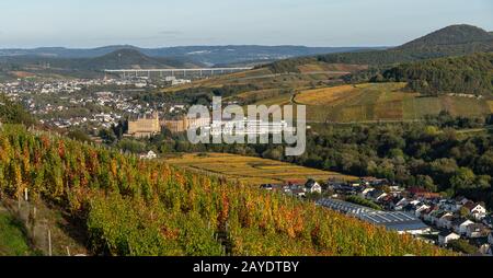 Indischer Sommer auf dem Rotweinpfad im Ahr-Tal Stockfoto