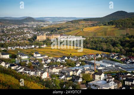 Indischer Sommer auf dem Rotweinpfad im Ahr-Tal Stockfoto