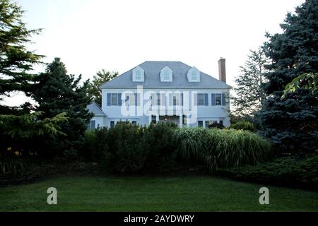 Southampton, NY, USA. August 2008. Atmosphäre beim intimen Abendessen, das von Haley & Jason Binn und Debra Halpert des Hampton Magazine zusammen mit Sara Herbert-Galloway & Alan Becker in einer privaten Residenz veranstaltet wird. Kredit: Steve Mack/Alamy Stockfoto