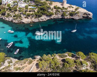 Luftbild, Bucht von Cala Pi, Strand und Felsküste, Torre de Cala Pi, Gemeinde Llucmajor, Mallorca, Stockfoto