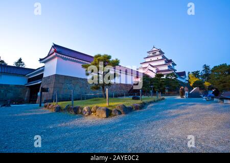 Burg Tsuruga mit Licht in der Stadt Aizu wakamatsu, Fukushima, Tohoku, Japan. Stockfoto