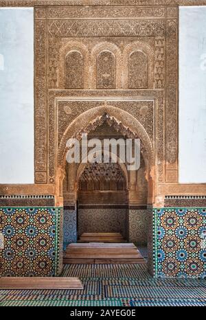 Traditionelle marokkanische Architektur mit keramischen Fliesen. Stockfoto