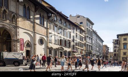 Firenze, Italien - 26. Mai 2017 - Blick auf die Touristen auf der Piazza di San Giovanni Stockfoto