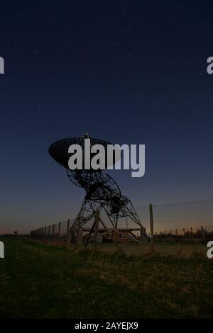 Das One Mile Array Telescope am Mullard Radio Astronomy Observatory, MRAO, an der Lords Bridge, Cambridgeshire. Stockfoto
