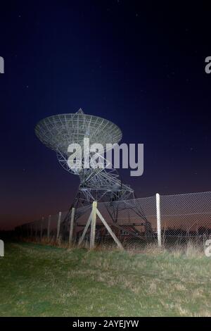 Das One Mile Array Telescope am Mullard Radio Astronomy Observatory, MRAO, an der Lords Bridge, Cambridgeshire. Stockfoto