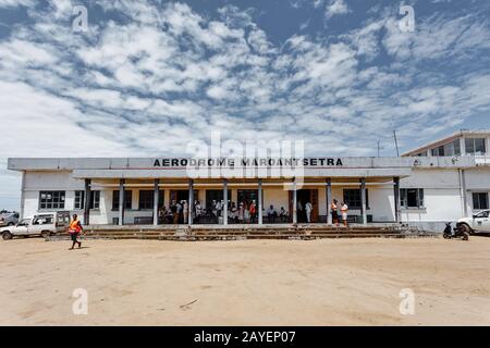 Inlandsflughafen in der Stadt Maroantsetra, Madagaskar Stockfoto