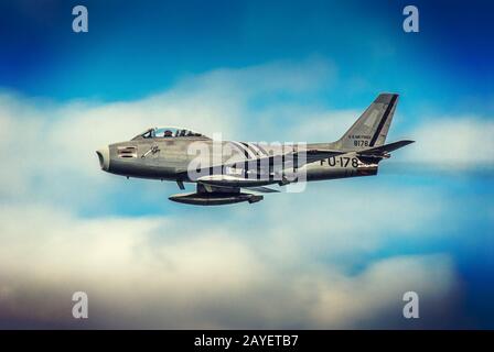 North American F86 Sabre FU178, Seriell 40-8178, Zivilregister N68388 und Newcastle Festival of Flight, Nordirland August 2013 Stockfoto