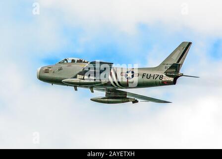 North American F86 Sabre FU178, Seriell 40-8178, Zivilregister N68388 und Newcastle Festival of Flight, Nordirland August 2013 Stockfoto