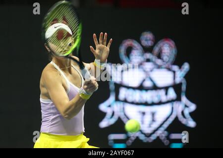 Belinda Bencic von der Schweiz im Einsatz gegen Maria Sakkari von Griechenland während des Tennisturniers St.Petersburg Ladies Trophäe 2020 in der Sibur Arena.Endstand (Maria Sakkari 2-1 Belinda Bencic) Stockfoto