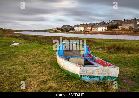 Ein Boot in Aberffraw auf der Insel Anglesey. Stockfoto