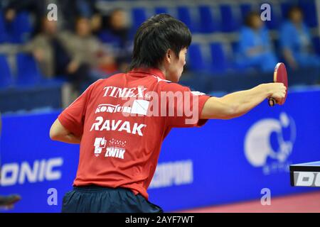 Orenburg, Russland - 28. September 2017 Jahre: Junge treten im Spiel Tischtennis den europäischen Champion an Stockfoto