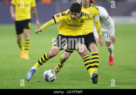 Dortmund, Deutschland. Februar 2020. Firo: 14.02.2020 Fußball, 2019/2020 1.Bundesliga: BVB Borussia Dortmund - Eintracht Frankfurt 4: 0 Giovanni Reyna, Single Action & Usage Worldwide Credit: Dpa / Alamy Live News Stockfoto