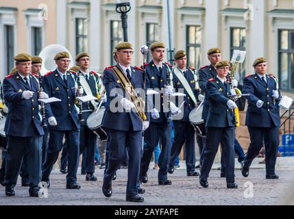 April 2018 Stockholm, Schweden. Die Zeremonie des Wechsels der Ehrenwache im Königlichen Palast in Stockholm. Stockfoto