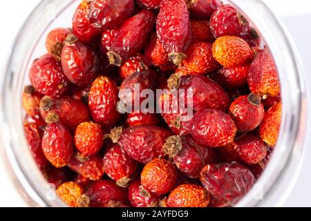 Getrocknete rote reife Rosehupffrucht Stockfoto