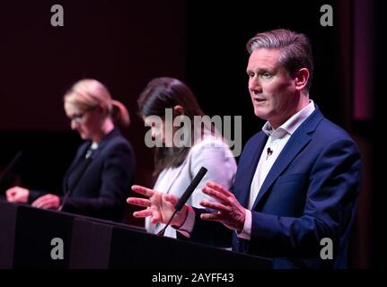 (Von links nach rechts) Kandidaten für die Labour-Führung Rebecca Long-Bailey, Lisa Nandy und Sir Keir Starmer, die während der Hustings der Labour-Führung im SEC-Zentrum in Glasgow sprachen. Stockfoto