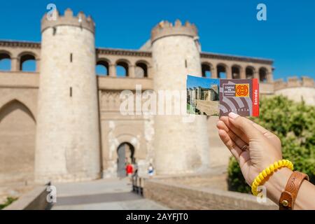 14. JULI 2018, ZARAGOZA, SPANIEN: Aljaferia ist einer der berühmtesten Orte in Zaragoza. Maurischer islamischer Palast im mudejar-baustil Stockfoto