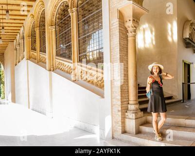 14. JULI 2018, ZARAGOZA, SPANIEN: Aljaferia ist einer der berühmtesten Orte in Zaragoza. Maurischer islamischer Palast im mudejar-baustil Stockfoto