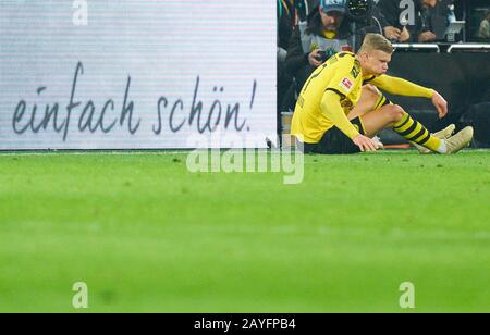 Fußball Dortmund - Frankfurt, Dortmund 14. Februar 2020. Erling HAALAND, BVB 17 BORUSSIA DORTMUND - EINTRACHT FRANKFURT 4-0 - DFL-REGELUNGEN VERBIETEN JEDE VERWENDUNG VON FOTOS als BILDSEQUENZEN und/oder QUASI-VIDEO - 1.Deutsche Fußball-Liga, Dortmund, 14. Februar 2020. Saison 2019/2020, Spieltag 22, BVB, © Peter Schatz / Alamy Live News Stockfoto