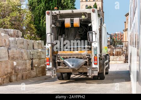 Städtischer Müllsammelwagen für die Wiederverwertung in der Stadt in spanien Stockfoto