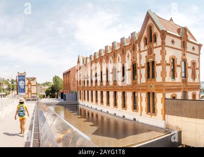 28. JULI 2018, BARCELONA, SPANIEN: CosmoCaixa Wissenschaftsmuseum Gebäude Stockfoto