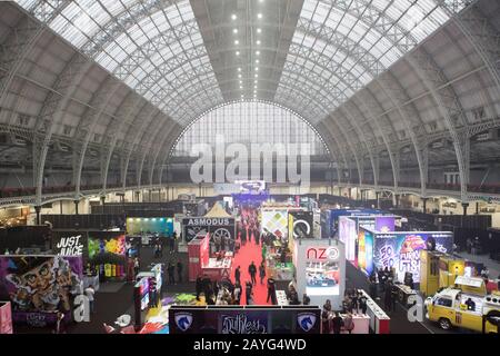 London, GB. Februar 2020 Treffen von E-Zigarettenliebhabern und -Distributoren während der Ausstellung von Vaper. Stockfoto