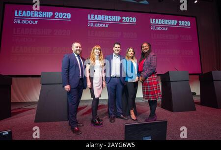 Glasgow, Großbritannien. Februar 2020. Britische Labour-Partei Hustet um den stellvertretenden Führer der britischen Labour-Partei Führung 2020. Bild: (L-R) Ian Murray MP; Angela Rayner MP; Richard Burgon MP; Rosena Allin-Khan MP; Dawn Butler MP. Kredit: Colin Fisher/Alamy Live News Stockfoto