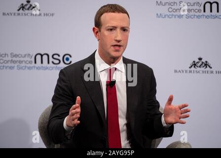 München, Deutschland. Februar 2020. Mark Zuckerberg, Vorsitzender von Facebook, spricht auf der 56. Münchner Sicherheitskonferenz. Credit: Sven Hoppe / dpa / Alamy Live News Stockfoto