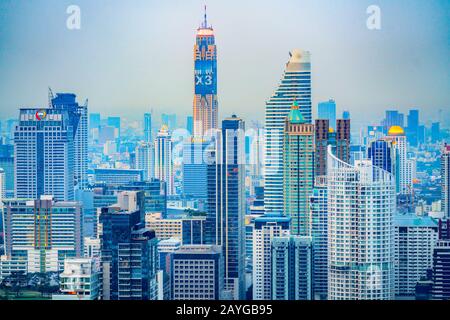 Bangkok, Thailand - 23. FEBRUAR 2018: Skyline von Bangkopk, bei Twilight Stockfoto