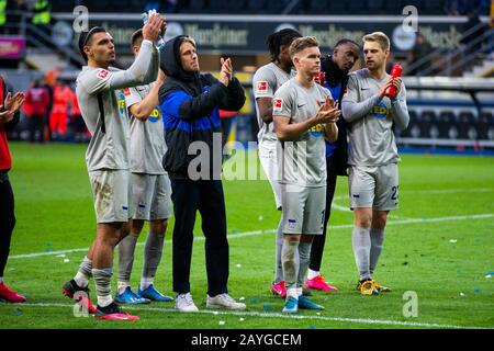 Düsseldorf, Deutschland. Paderborn, Deutschland. Februar 2020. Paderborn, Deutschland. Februar 2020. Firo: 15.02.2020, Fuvuball, 1.Bundesliga, Saison 2019/2020, SC Paderborn - Hertha BSC Berlin Das Team von Hertha BSC Berlin Endjubilation weltweite Nutzung Credit: Dpa / Alamy Live News Credit: Dpa Picture Alliance / Alamy Live News Stockfoto