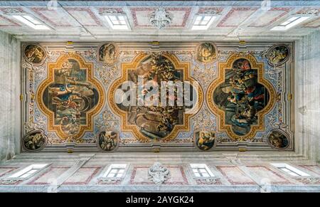Deckenfresken in der Kathedrale von Ostuni. Apulien (Apulien), Süditalien. Stockfoto
