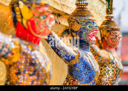 Bangkok, Wat Phra Kaews, Tempel des smaragdgrünen Buddha und Komplex des großen Palastes. Bangkok, Thailandia. Stockfoto
