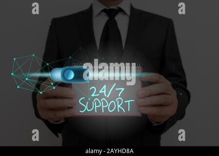 Textzeichen mit 24 Oder 7 Stützelement. Geschäftsfoto mit zweistündigem Support an sieben Tagen in der Woche für den Kunden Stockfoto