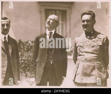 Frank Carpenter mit Stylianos Gonatas 1923 - 1. Stockfoto