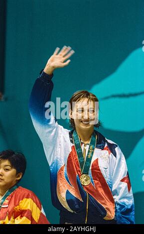 Amy Van Dyken (USA) gewinnt bei den Olympischen Sommerspielen 1996 die Goldmedaille im 100-m-Schmetterling Stockfoto