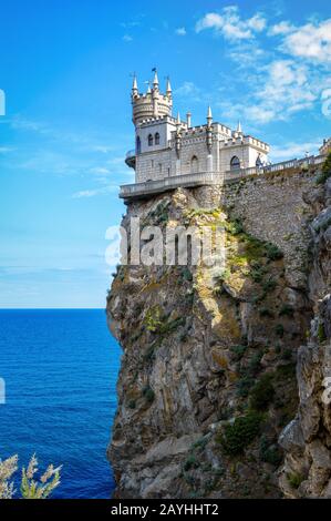 Die berühmte Burg Schwalbe's Nest auf dem Felsen im Schwarzen Meer auf der Krim, Russland Stockfoto