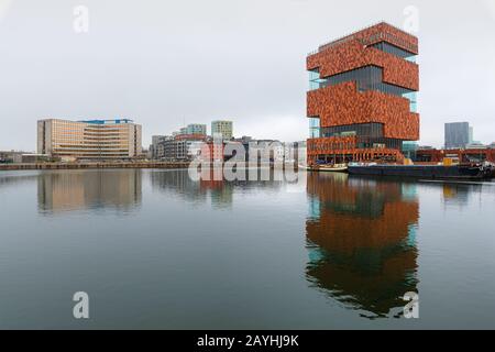 Modernes Gebäude des Museums 'Museum aan de Stroom' (MAS, Museum am Fluss) in Antwerpen (Belgien) Stockfoto