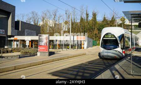 T2 Tramway Station, Campus der Universität Lyon 2 Lumiere, Bron, Frankreich Stockfoto